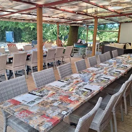 مكان تخييم Mobil-home Avec Terrasse - 6 Pers. - Api-1-52-2900